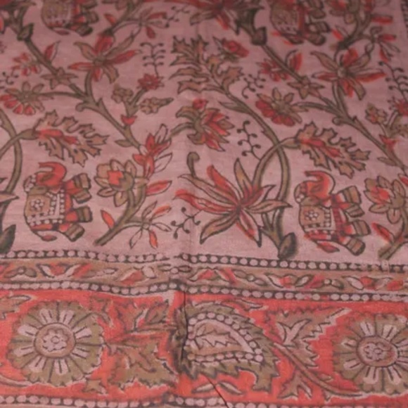 Versatile Floral Hand-Block India Print Fabric, Mauve, Deep Red, Brown. 45 X 78 - Picture 2 of 4